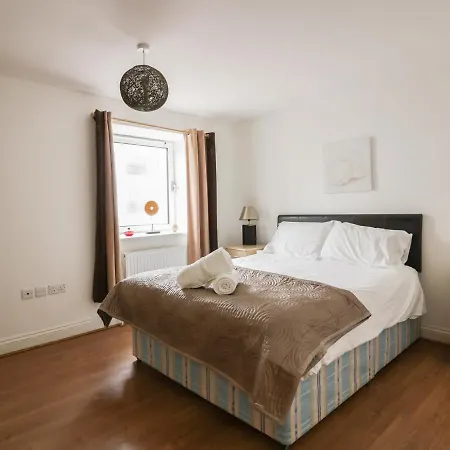 4 Bredon Court